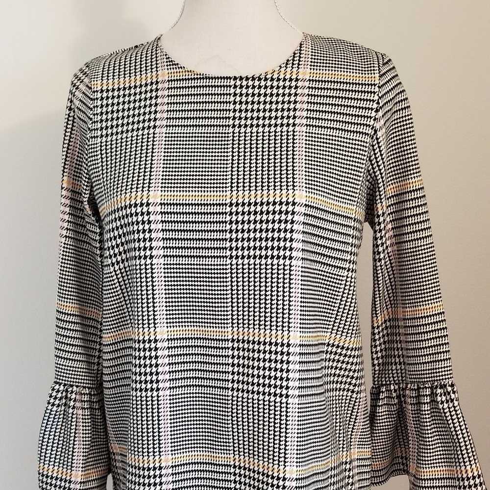 Zara Trafaluc bell sleeve dress